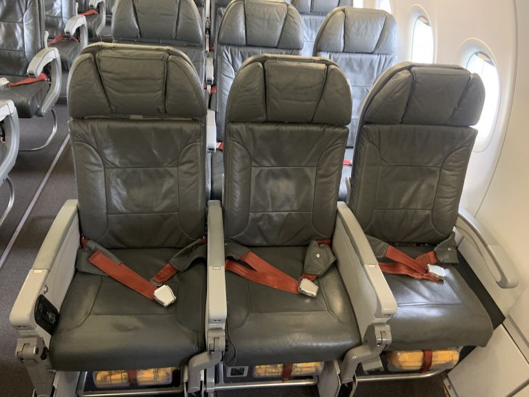 o250694_aircraft-seats_airbus-a320-family_safran_weber-5751-main