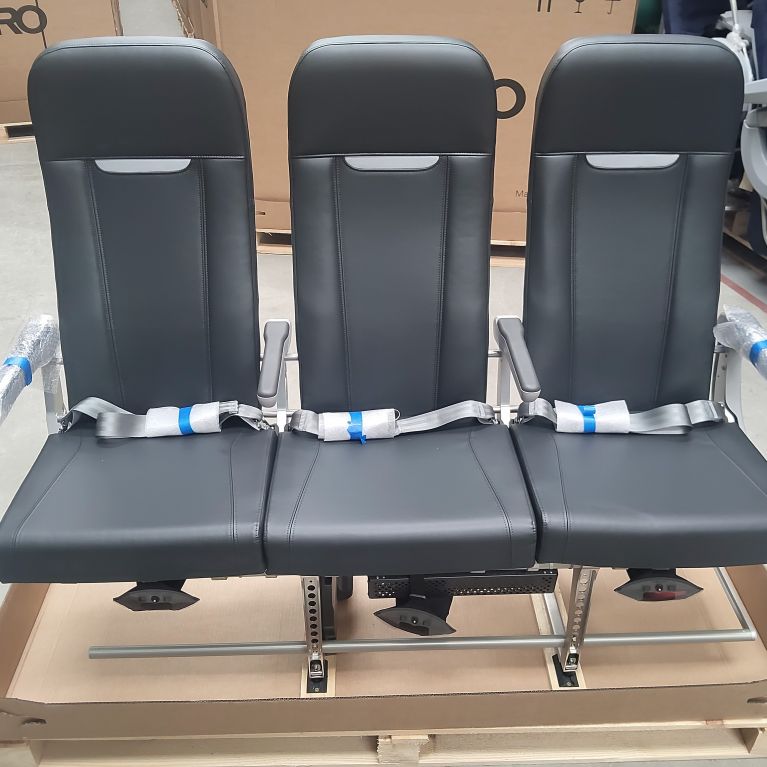 o250712_aircraft-seats_boeing-737-family_recaro_3710du67-main