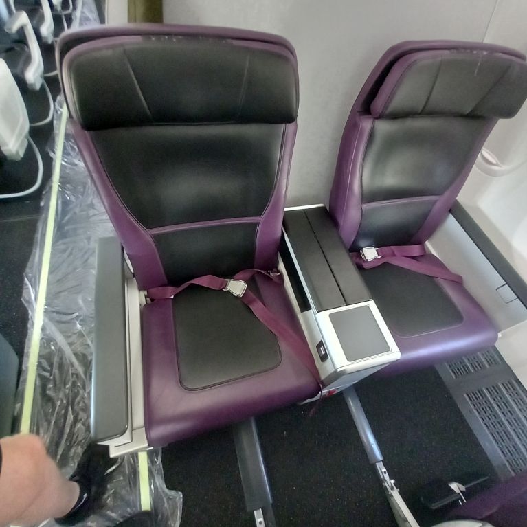 o250730_aircraft-seats_boeing-737-family_b-e-aerospace_miq-1077868-series-main