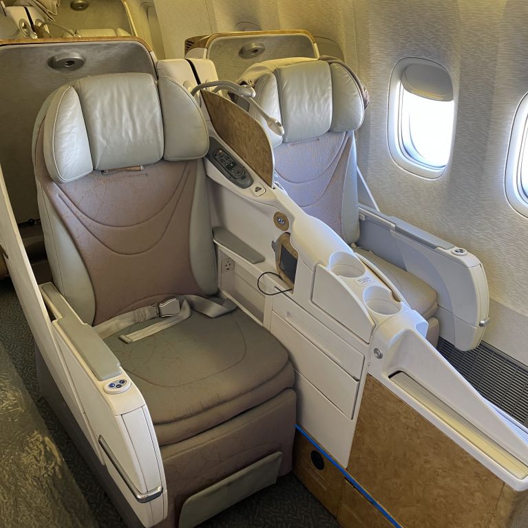 o260753_aircraft-seats_boeing-777-family_b-e-aerospace_minipod-1005684-and-1005685-main