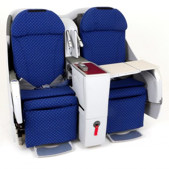 o190376_aircraft-seats_airbus-a330-a340-family_b-e-aerospace_minipod-1005209-main