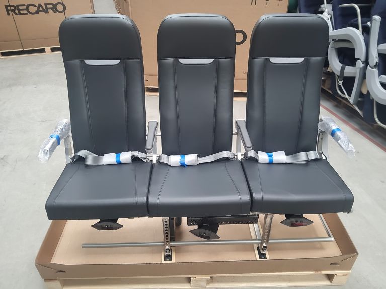 o250712_aircraft-seats_boeing-737-family_recaro_3710d-type-u67-series-main