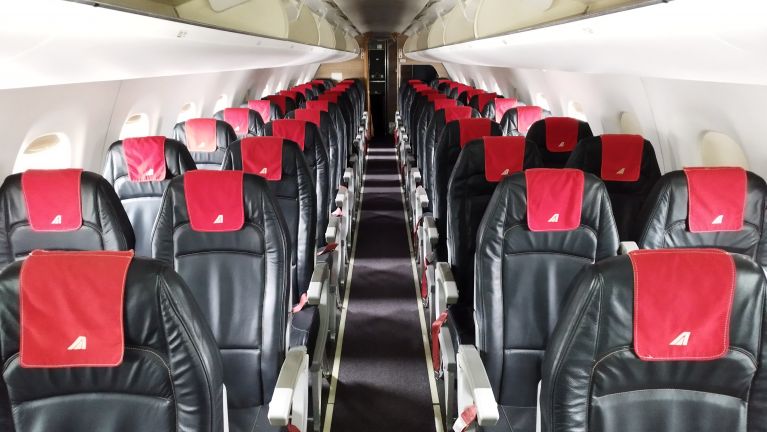 o250725_aircraft-seats_embraer-e-jet-family-e170-e175-e190-e195_zodiac-aerospace_4157-slim-series-main