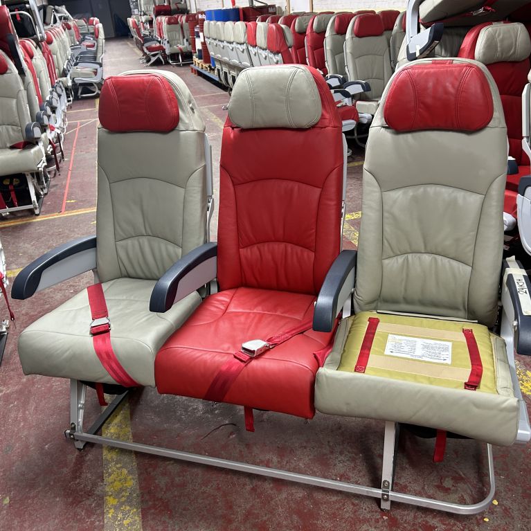 o250726_aircraft-seats_airbus-a330-a340-family_b-e-aerospace_spectrum-1011828-and-1011831-main