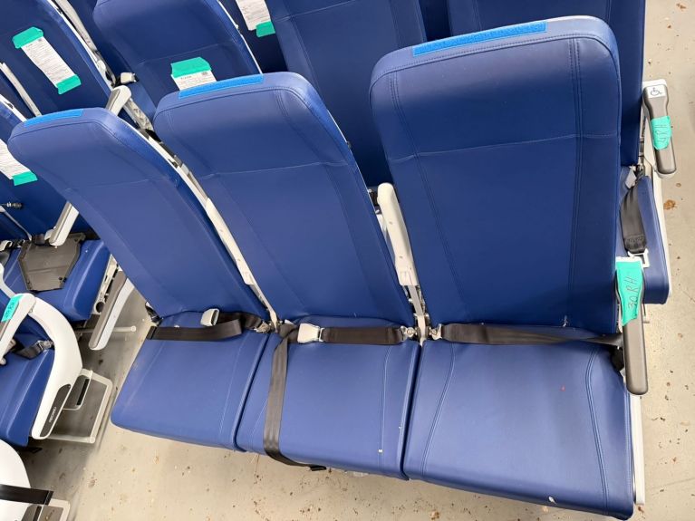 o260749_aircraft-seats_airbus-a320-family_recaro_3710c-v47-series-main