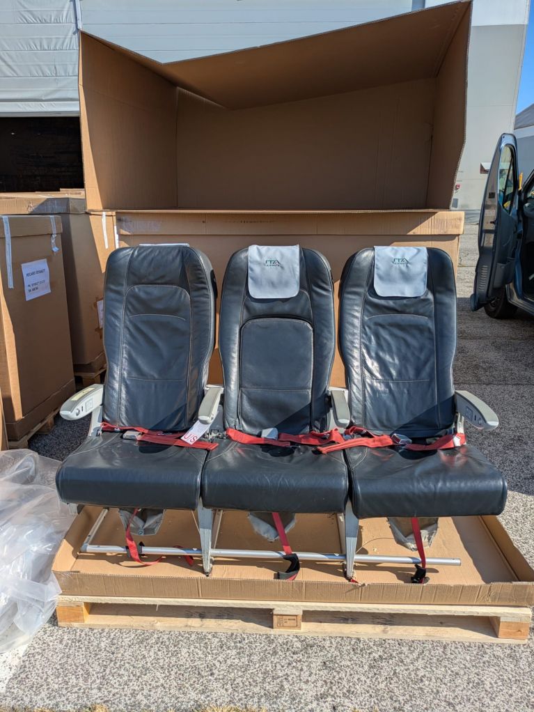 o260756_aircraft-seats_airbus-a320-family_recaro_3510a384-main