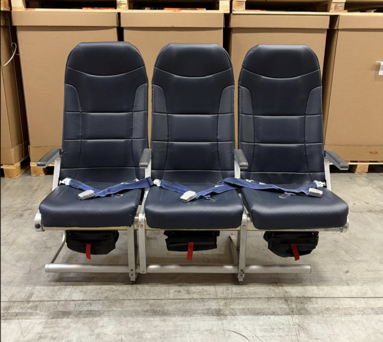 o250765_aircraft-seats_airbus-a320-family_acro_series-3-main