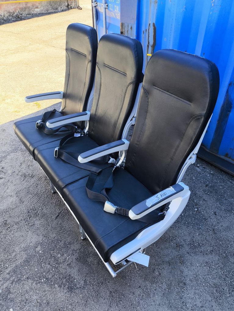 o250678_aircraft-seats_boeing-737-family_recaro_3510a357-main