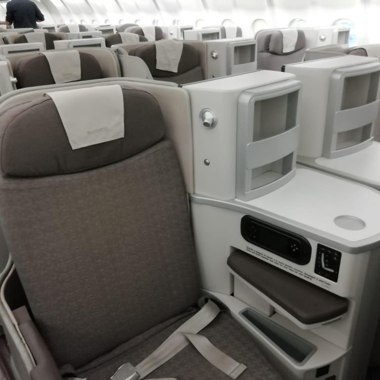 o250720_aircraft-seats_airbus-a330-a340-family_stelia_fjsl7-main