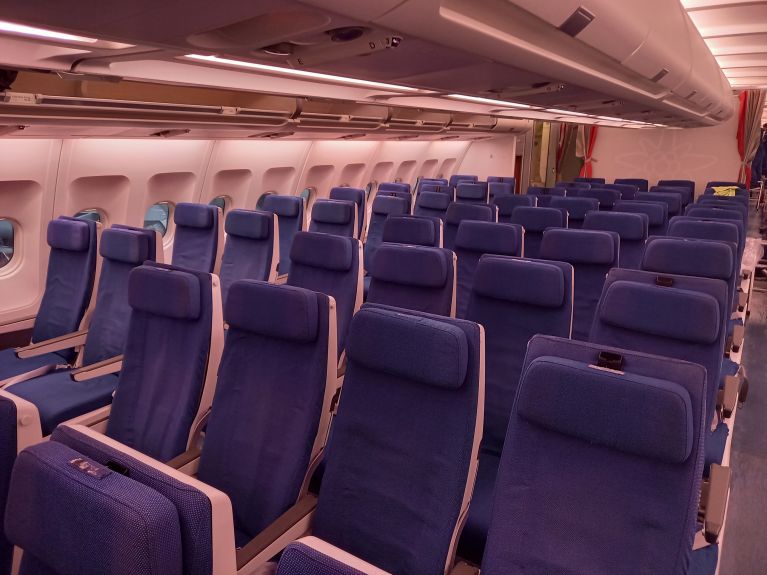 o260758_aircraft-seats_airbus-a330-a340-family_recaro_3710a469-main
