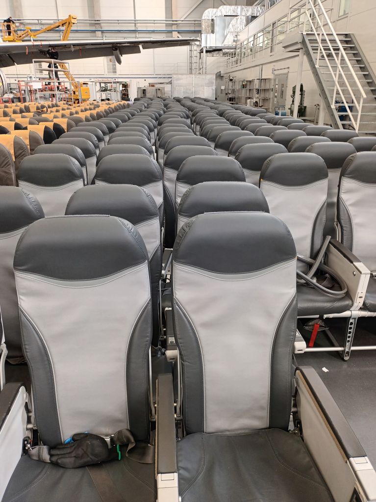 o260748_aircraft-seats_airbus-a320-family_recaro_3520d950-main