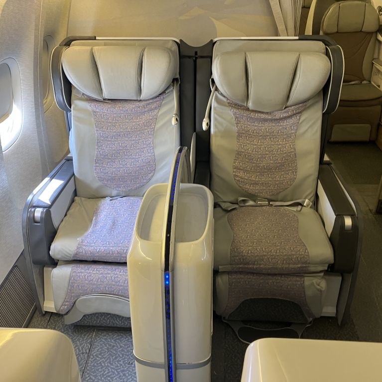 o260752_aircraft-seats_boeing-777-family_zodiac-aerospace_1502-series-main