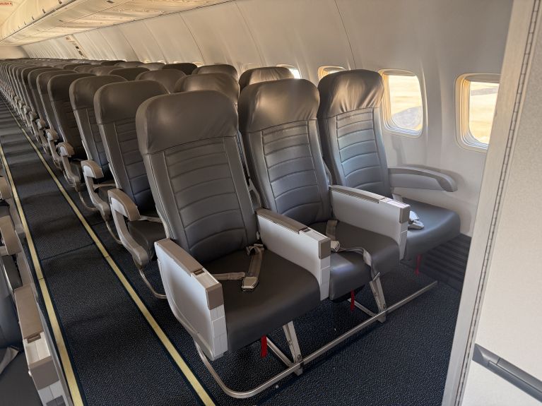 o250684_aircraft-seats_boeing-737-family_collins-aerospace_spectrum-main