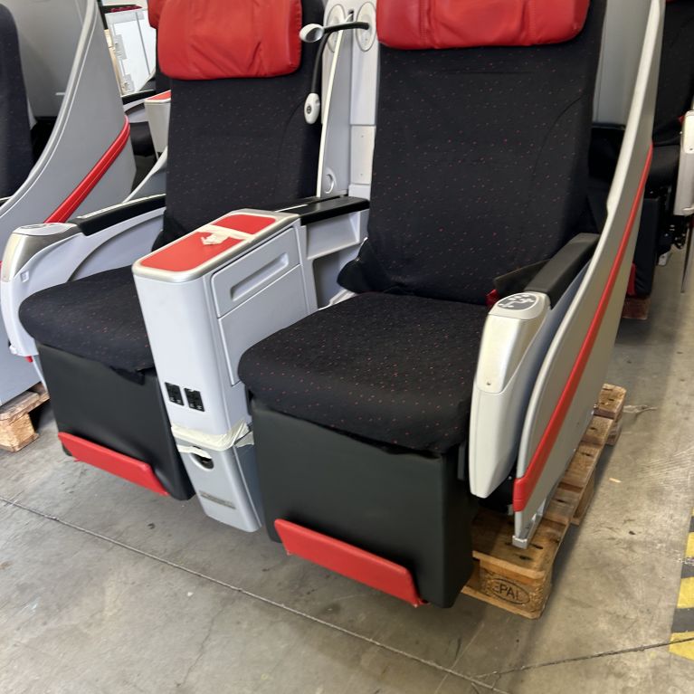 o250727_aircraft-seats_airbus-a330-a340-family_b-e-aerospace_minipod-1011555-main