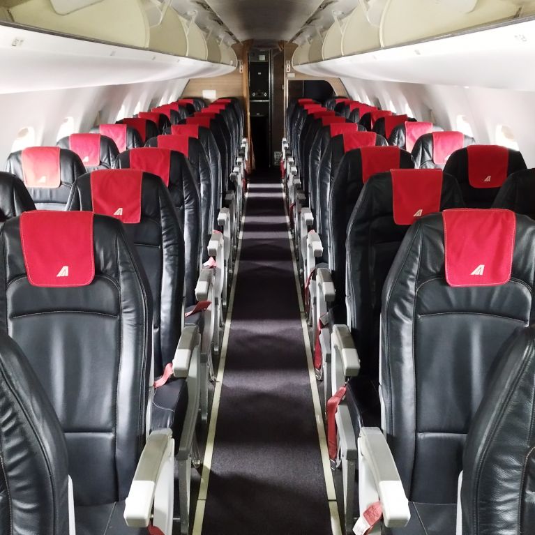 o250725_aircraft-seats_embraer-e-jet-family-e170-e175-e190-e195_zodiac-aerospace_4157-slim-series-main